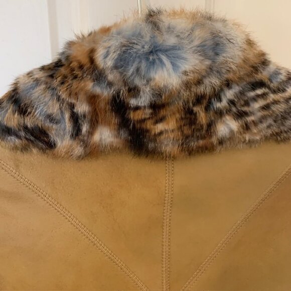 Overland Genuine Leather & Fur Jacket, Size Large - Picture 10 of 16